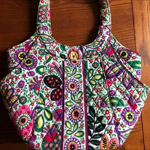 Viva la Vera bucket tote